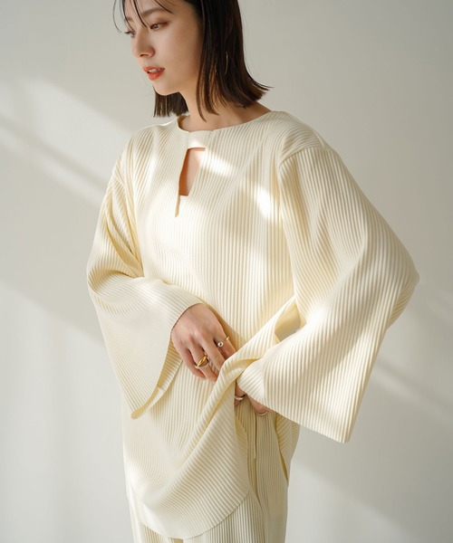 rectangle（レクタングル）の「2WAYリップルプリーツプルオーバー【セットアップ可】（Tシャツ/カットソー・レディース・ブルー/ブラック/アイボリー・FREE）」の13枚目の写真