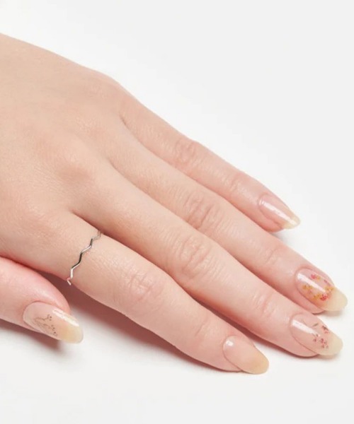 INCOCO（インココ）の「【INCOCO】貼るだけマニキュア 5 [I]（ネイルシール/ネイルチップ・レディース・ベージュ系その他/その他1/その他2/ピンク系その他・ONESIZE）」の9枚目の写真