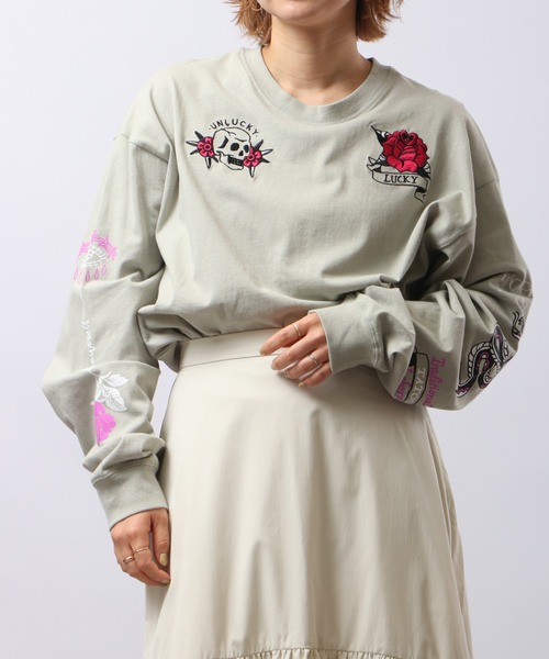 spiritoso(スピリトーゾ)の「spiritoso ネオメタルプリントロンT 長袖(Tシャツ/カットソー・レディース・オフホワイト/オリーブ・F)」の3枚目の写真