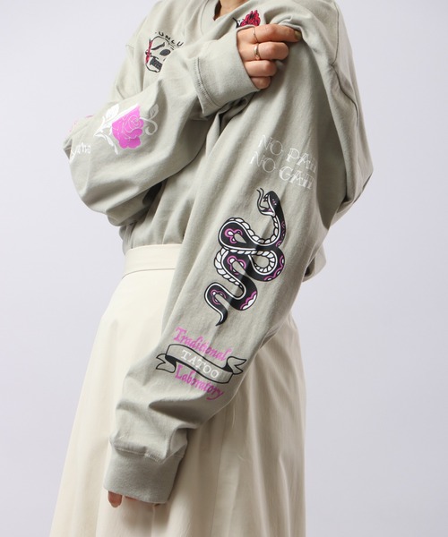 spiritoso(スピリトーゾ)の「spiritoso ネオメタルプリントロンT 長袖(Tシャツ/カットソー・レディース・オフホワイト/オリーブ・F)」の11枚目の写真