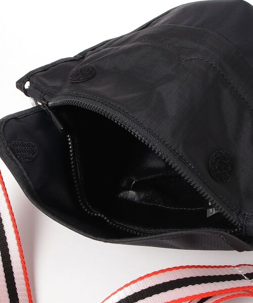 HUNTER（ハンター）の「HUNTER/ハンター ショルダーバック 耐水バッグ PATCHWORK CROSSBODY UBX1215ATR（ショルダーバッグ・メンズ・ブラック・FREE）」の2枚目の写真