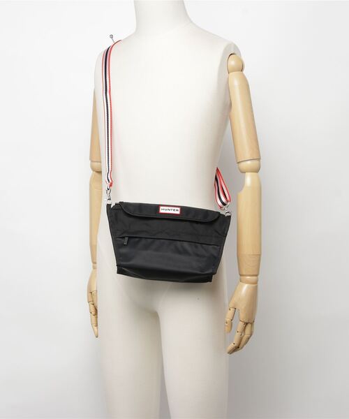 HUNTER（ハンター）の「HUNTER/ハンター ショルダーバック 耐水バッグ PATCHWORK CROSSBODY UBX1215ATR（ショルダーバッグ・メンズ・ブラック・FREE）」の4枚目の写真