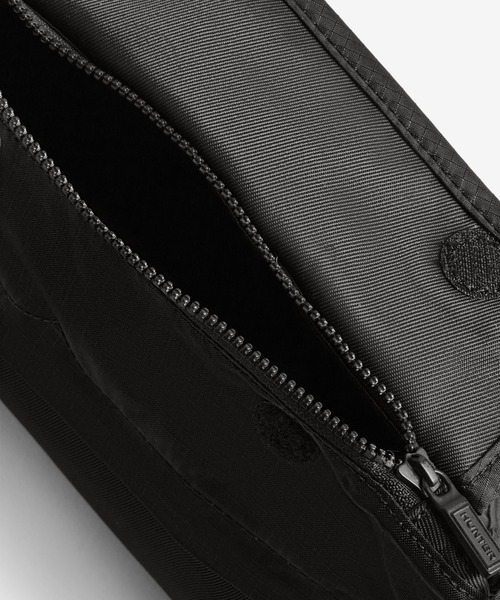 HUNTER（ハンター）の「HUNTER/ハンター ショルダーバック 耐水バッグ PATCHWORK CROSSBODY UBX1215ATR（ショルダーバッグ・メンズ・ブラック・FREE）」の8枚目の写真