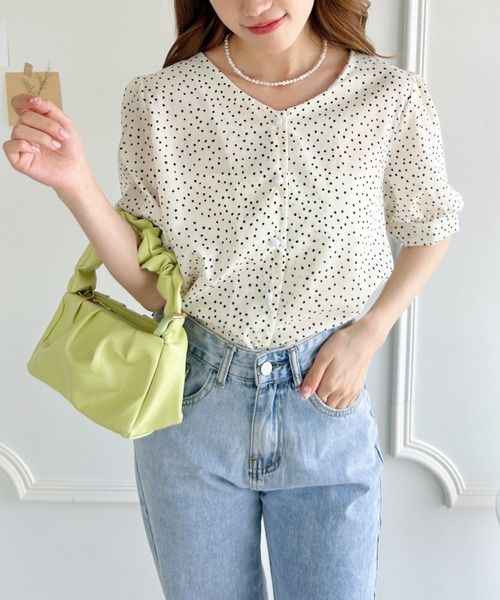 Loueme（ルエム）の「ニュアンスドットノーカラーブラウス（シャツ/ブラウス・レディース・ブラック/アイボリー・FREE）」の2枚目の写真