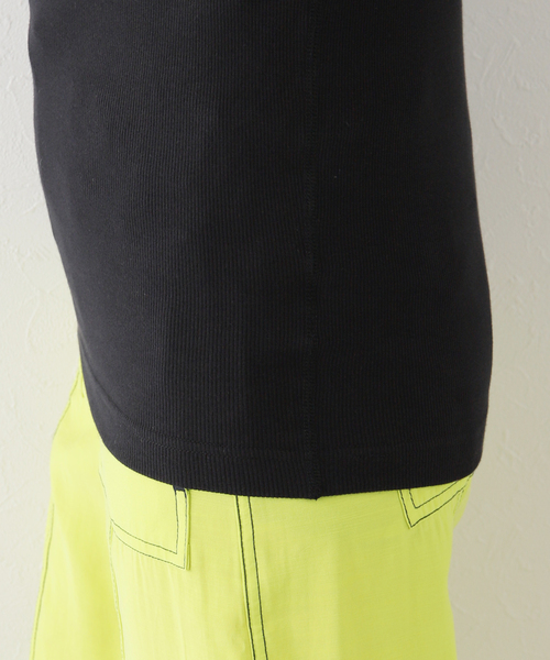 U by SPICK&SPAN（ユーバイスピックアンドスパン）の「【Hanes(ヘインズ)】BEEFY RibクルーネックTシャツ（Tシャツ/カットソー・レディース・ブラック/ホワイト・FREE）」の12枚目の写真