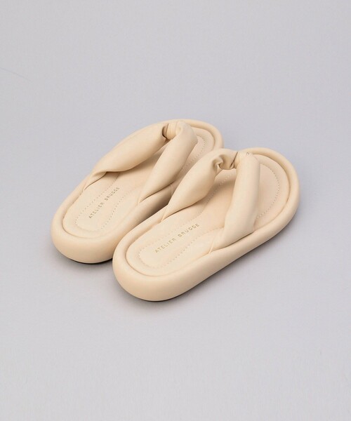 ATELIER BRUGGE（アトリエブルージュ）の「ATELIER BRUGGE/アトリエブルージュ Bulky thong sandals / バルキートングサンダル（サンダル・レディース・ブラック/オフホワイト・MEDIUM/LARGE/SMALL）」の6枚目の写真