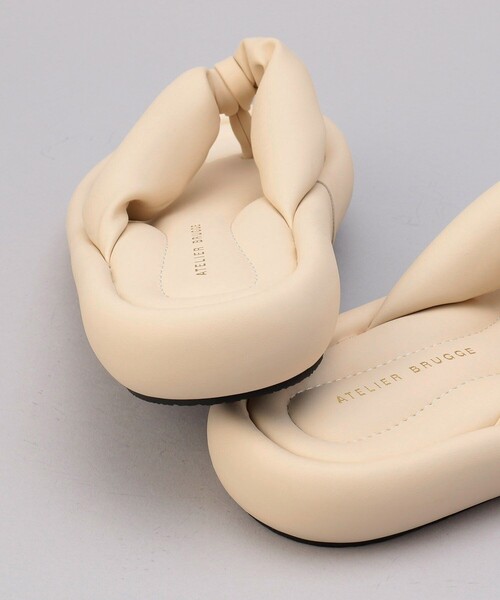 ATELIER BRUGGE（アトリエブルージュ）の「ATELIER BRUGGE/アトリエブルージュ Bulky thong sandals / バルキートングサンダル（サンダル・レディース・ブラック/オフホワイト・MEDIUM/LARGE/SMALL）」の10枚目の写真