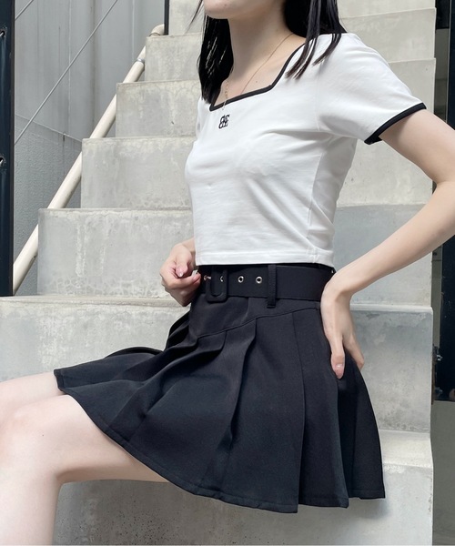 one way(ワンウェイ)の「バイカラーパイピングTシャツ(Tシャツ/カットソー・レディース・ブラック/ホワイト/ライトイエロー/ライトグリーン・FREE)」の6枚目の写真