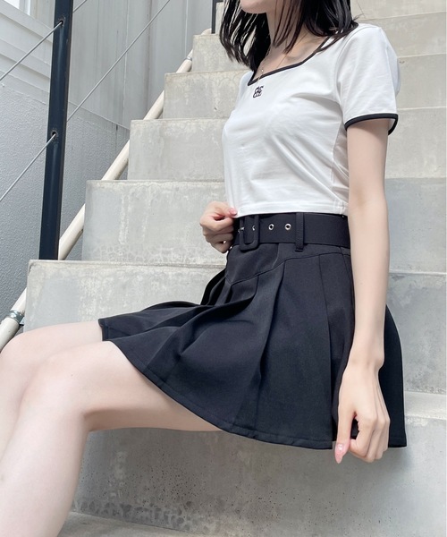 one way(ワンウェイ)の「バイカラーパイピングTシャツ(Tシャツ/カットソー・レディース・ブラック/ホワイト/ライトイエロー/ライトグリーン・FREE)」の7枚目の写真