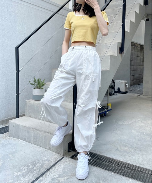 one way(ワンウェイ)の「バイカラーパイピングTシャツ(Tシャツ/カットソー・レディース・ブラック/ホワイト/ライトイエロー/ライトグリーン・FREE)」の17枚目の写真