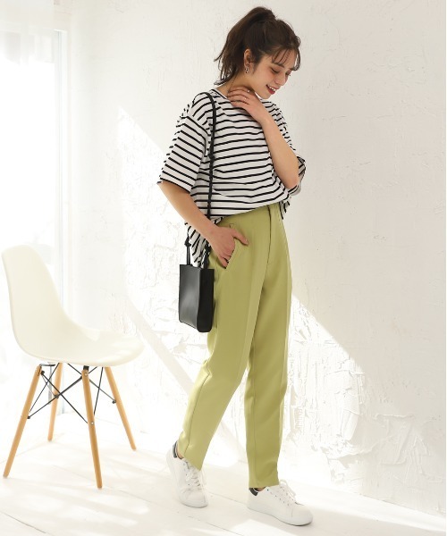ad thie(アドティエ)の「テーパードパンツ ダーツ センタープレス カラー ダーツ 立体(その他パンツ・レディース・アイボリー/ライトグリーン/イエロー/ブラック/ピンク/ライトブルー/サーモンピンク・MEDIUM/LARGE/SMALL)」の18枚目の写真
