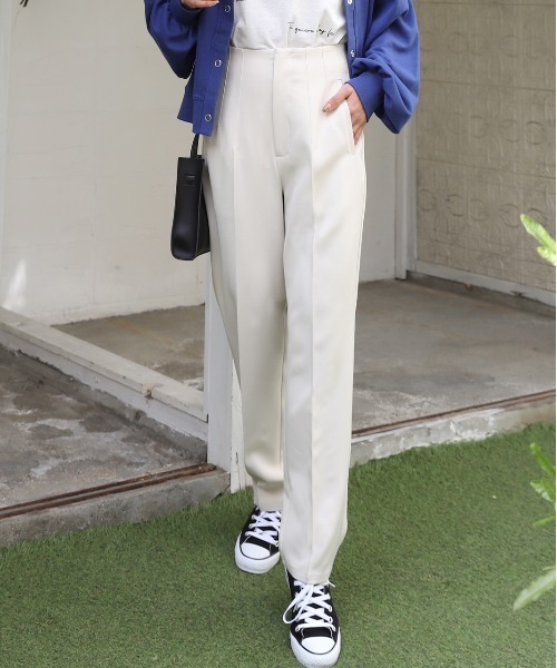 ad thie(アドティエ)の「テーパードパンツ ダーツ センタープレス カラー ダーツ 立体(その他パンツ・レディース・アイボリー/ライトグリーン/イエロー/ブラック/ピンク/ライトブルー/サーモンピンク・MEDIUM/LARGE/SMALL)」の12枚目の写真
