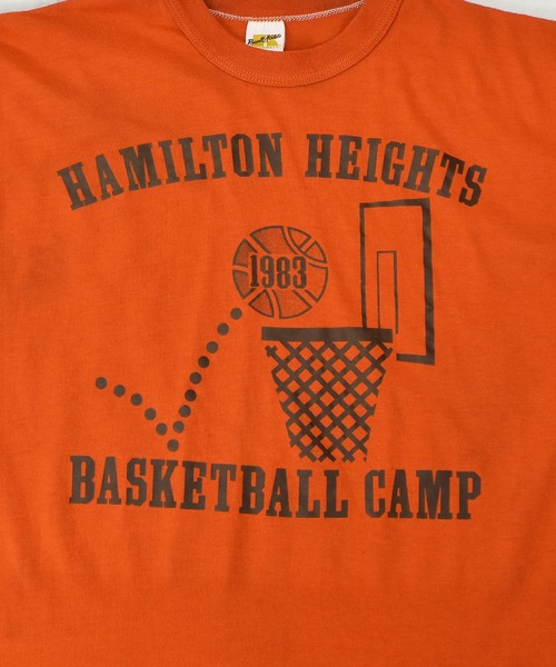 VINTAGE（ヴィンテージ）の「【ヴィンテージ古着】80's RUSSELL / ラッセル HAMILTON HEIGHTS 1983 BASKETBALL CAMP Tシャツ USA製（Tシャツ/カットソー・メンズ・オレンジ・MEDIUM）」の3枚目の写真