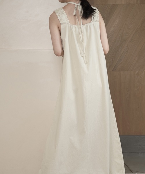 lawgy(ラウジー)の「gather shoulder op(ワンピース・レディース・グレー/ホワイト・FREE)」の3枚目の写真