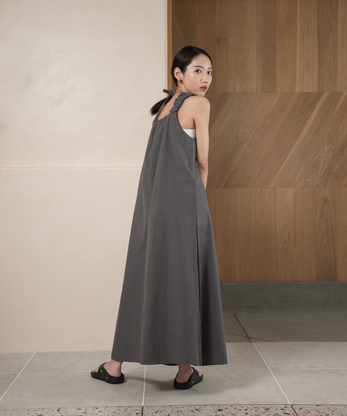lawgy(ラウジー)の「gather shoulder op(ワンピース・レディース・グレー/ホワイト・FREE)」の8枚目の写真