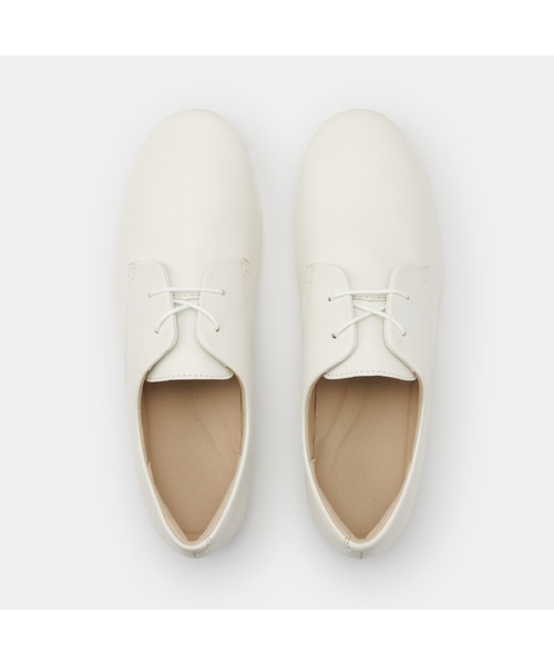 無印良品（ムジルシリョウヒン）の「婦人　疲れにくい　レザーシューズ（その他シューズ・レディース・オフホワイト/ブラック・24.5cm/22.5cm/23.0cm/23.5cm/24.0cm/25.0cm）」の3枚目の写真