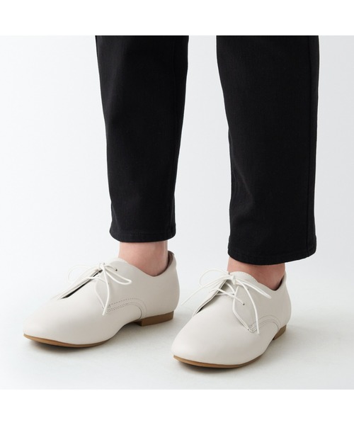 無印良品（ムジルシリョウヒン）の「婦人　疲れにくい　レザーシューズ（その他シューズ・レディース・オフホワイト/ブラック・24.5cm/22.5cm/23.0cm/23.5cm/24.0cm/25.0cm）」の9枚目の写真