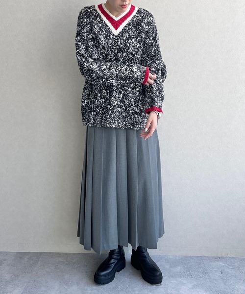 LOWRYS FARM（ローリーズファーム）の「ＵＮＩＳＥＸチルデンニットＬＳ  968920（ニット/セーター・レディース・ネイビー/ブラック・FREE）」の10枚目の写真