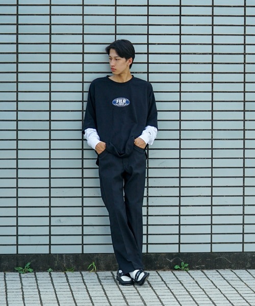 FILA(フィラ)の「【FILA/フィラ】フェイクレイヤード 胸ワンポイント刺繍 ロンT ドロップショルダー ストリート ビッグシルエット(Tシャツ/カットソー・メンズ・ダークグリーン/ブラック/ライトベージュ・MEDIUM/LARGE/X-LARGE)」の4枚目の写真