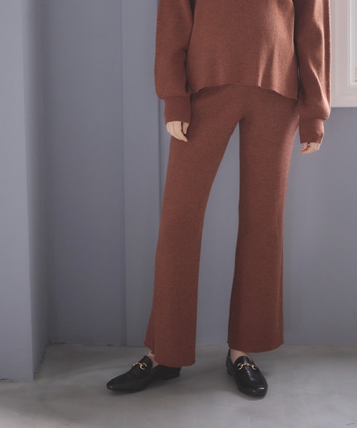 Rosemadame(ローズマダム)の「ニットリブフレアパンツ(マタニティ~産後)妊婦服 産前・産後対応(マタニティウェア/グッズ・レディース・アイボリー/グリーン/モカ/ブラック/オレンジ・M/L)」の1枚目の写真