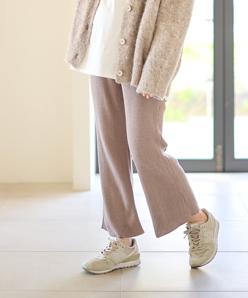 Rosemadame(ローズマダム)の「ニットリブフレアパンツ(マタニティ~産後)妊婦服 産前・産後対応(マタニティウェア/グッズ・レディース・アイボリー/グリーン/モカ/ブラック/オレンジ・M/L)」の4枚目の写真