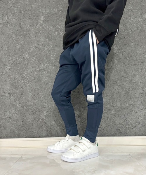 THE CASUAL（カジュアル）の「切り替えライン　テックパンツ（スウェットパンツ・キッズ・チャコール/ベージュ/ネイビー/ブラック系/杢グレー/グレー系/ネイビー系/グレー系1/ベージュ系/ブラック・120cm/130cm/140cm/150cm/160cm/110cm）」の9枚目の写真