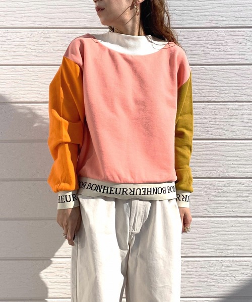 Q（キュー）の「リブロゴ配色トレーナー（スウェット・レディース・ピンク系/グレー系・MEDIUM）」の5枚目の写真