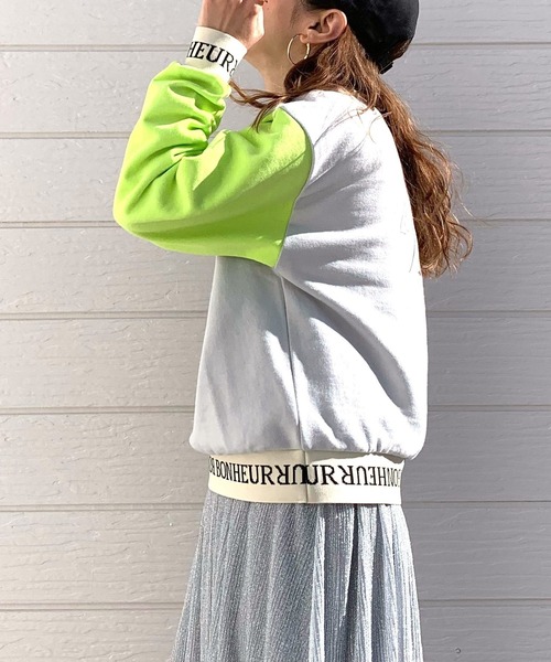 Q（キュー）の「リブロゴ配色トレーナー（スウェット・レディース・ピンク系/グレー系・MEDIUM）」の14枚目の写真