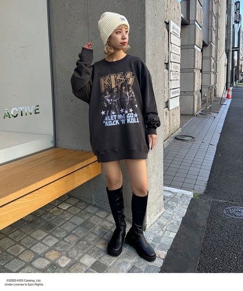CIAOPANIC（チャオパニック）の「【ユニセックス】【KISS/キッス】フォトヴィンテージ加工ロックスウェット（スウェット・レディース・チャコールグレー・FREE）」の5枚目の写真