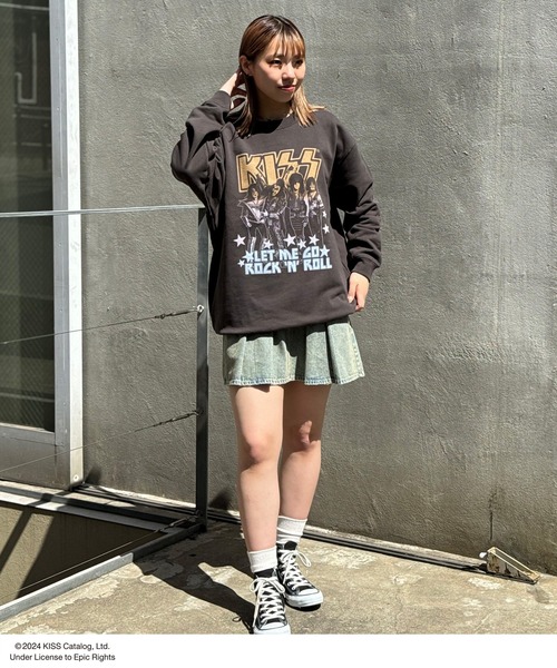 CIAOPANIC（チャオパニック）の「【ユニセックス】【KISS/キッス】フォトヴィンテージ加工ロックスウェット（スウェット・レディース・チャコールグレー・FREE）」の12枚目の写真