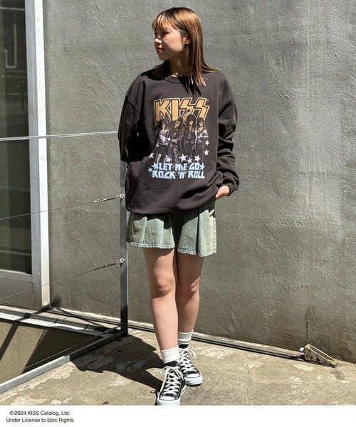 CIAOPANIC（チャオパニック）の「【ユニセックス】【KISS/キッス】フォトヴィンテージ加工ロックスウェット（スウェット・レディース・チャコールグレー・FREE）」の13枚目の写真