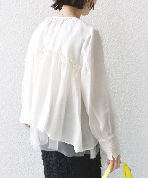 SHIPS（シップス）の「*〈手洗い可能〉ペーパー リネン フリル 羽織 ブラウス（シャツ/ブラウス・レディース・ピンク系/ブラック/オリーブ/オフホワイト・ONE SIZE）」の5枚目の写真