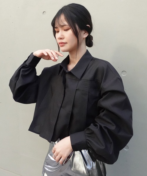 CORNERS（コーナーズ）の「ボリュームスリーブクロップドプリーツブラウス（シャツ/ブラウス・レディース・グレー/ブルー/ブラック/ホワイト・M）」の3枚目の写真