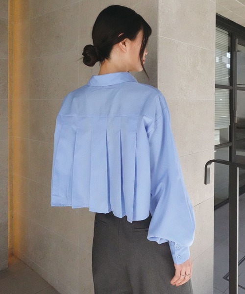 CORNERS（コーナーズ）の「ボリュームスリーブクロップドプリーツブラウス（シャツ/ブラウス・レディース・グレー/ブルー/ブラック/ホワイト・M）」の22枚目の写真