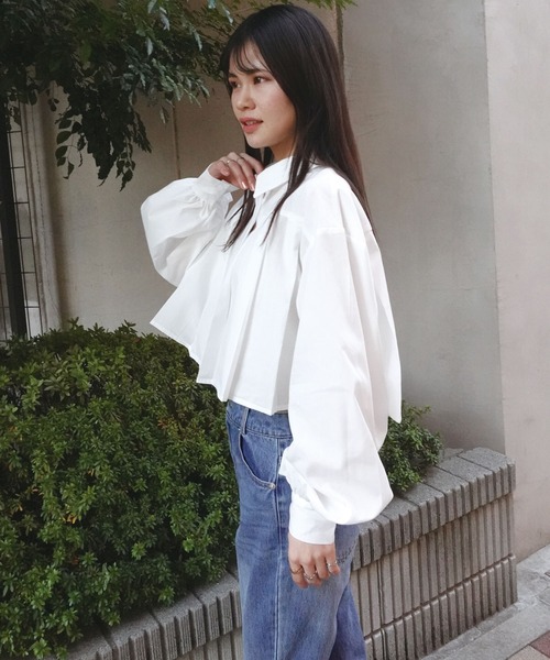 CORNERS（コーナーズ）の「ボリュームスリーブクロップドプリーツブラウス（シャツ/ブラウス・レディース・グレー/ブルー/ブラック/ホワイト・M）」の6枚目の写真