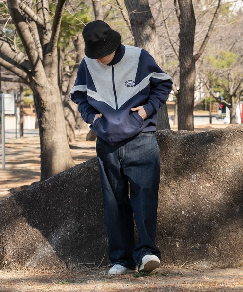 kutir(クティール)の「バイカラースタンドネックスウェット(スウェット・メンズ・ブラック/ネイビー・MEDIUM/LARGE)」の14枚目の写真