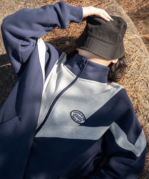 kutir(クティール)の「バイカラースタンドネックスウェット(スウェット・メンズ・ブラック/ネイビー・MEDIUM/LARGE)」の17枚目の写真