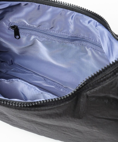 niko and...（ニコアンド）の「オリジナル月型パフショルダーバッグ（ショルダーバッグ・レディース・ブラック/グレー/アイボリー・FREE）」の13枚目の写真