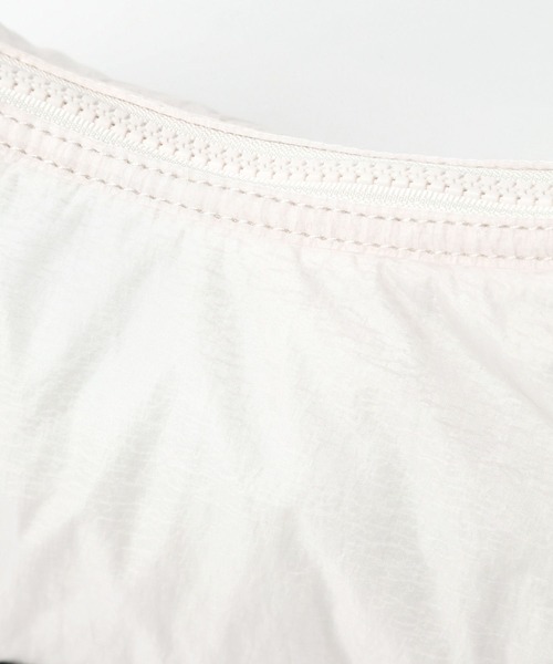 niko and...（ニコアンド）の「オリジナル月型パフショルダーバッグ（ショルダーバッグ・レディース・ブラック/グレー/アイボリー・FREE）」の7枚目の写真