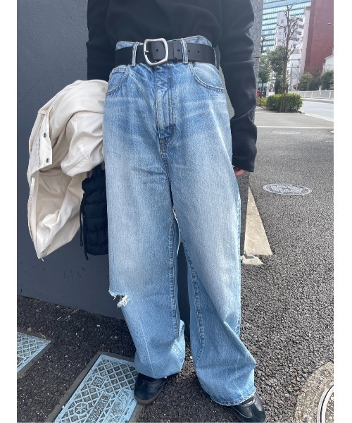 BLACK BY MOUSSY（ブラックバイマウジー）の「loose straight crash denim（ルーズストレートクラッシュデニム）（デニムパンツ・レディース・ライトブルー・24inch/23inch/26inch/25inch）」の20枚目の写真