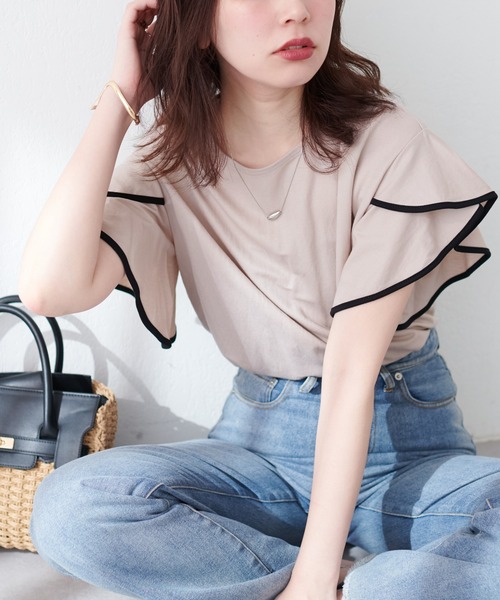 natural couture(ナチュラルクチュール)の「接触冷感配色ラッフルスリーブプルオーバー(Tシャツ/カットソー・レディース・ピンク/グレイッシュベージュ/ブラック/オフホワイト/ブルー・FREE)」の1枚目の写真