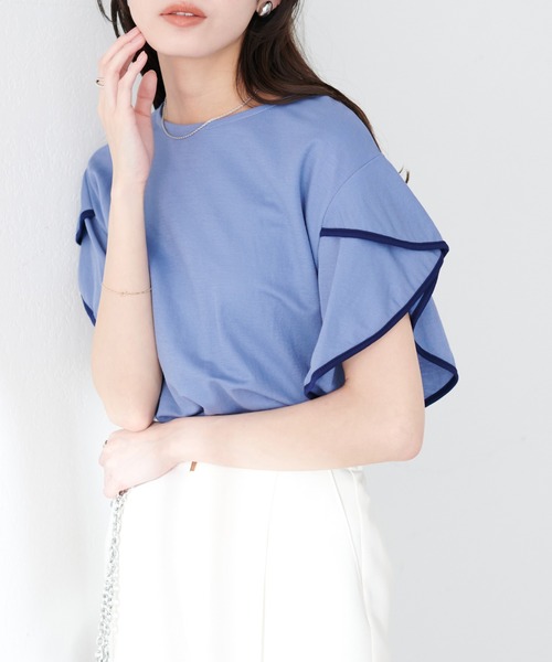 natural couture(ナチュラルクチュール)の「接触冷感配色ラッフルスリーブプルオーバー(Tシャツ/カットソー・レディース・ピンク/グレイッシュベージュ/ブラック/オフホワイト/ブルー・FREE)」の4枚目の写真