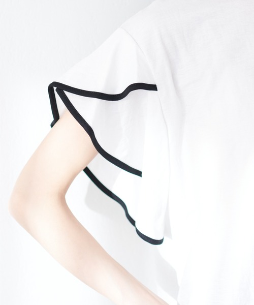 natural couture(ナチュラルクチュール)の「接触冷感配色ラッフルスリーブプルオーバー(Tシャツ/カットソー・レディース・ピンク/グレイッシュベージュ/ブラック/オフホワイト/ブルー・FREE)」の6枚目の写真