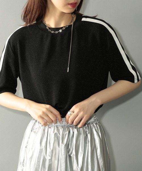 SETUP7(セットアップセブン)の「【SETUP7】sideline glitter tops サイドラインラメTシャツ ハーフスリーブトップス 半袖 ジャージ(Tシャツ/カットソー・レディース・ブラック/シルバー・FREE)」の5枚目の写真
