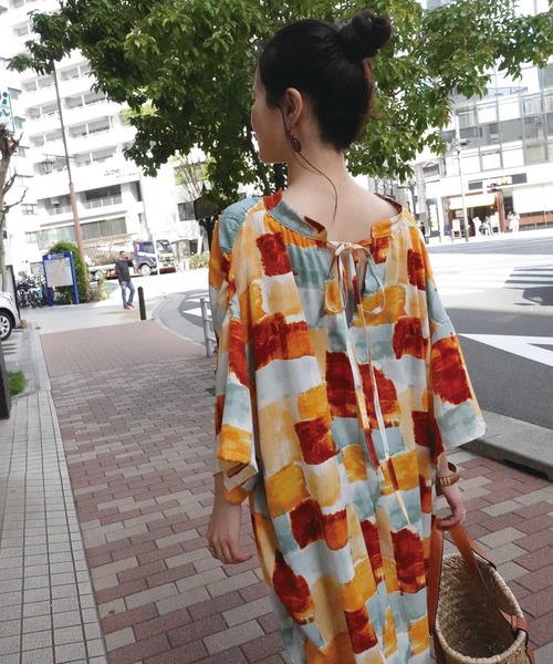 CORNERS（コーナーズ）の「ペイント柄オーバーサイズシャツワンピース（シャツワンピース・レディース・オレンジ・L/M）」の10枚目の写真