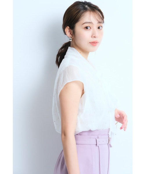 JUSGLITTY プチラメハートドットブラウス JUSGLITTY（ジャスグリッティー）の「プチラメドットボウタイ