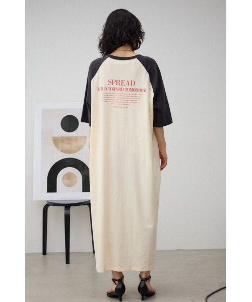 AZUL by moussy(アズールバイマウジー)の「ラグランTシャツワンピース(ワンピース・レディース・ホワイト/ブラック・FREE)」の9枚目の写真