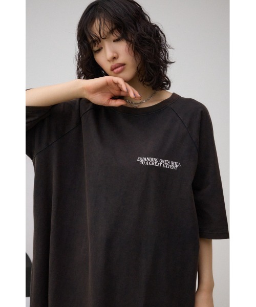 AZUL by moussy(アズールバイマウジー)の「ラグランTシャツワンピース(ワンピース・レディース・ホワイト/ブラック・FREE)」の15枚目の写真