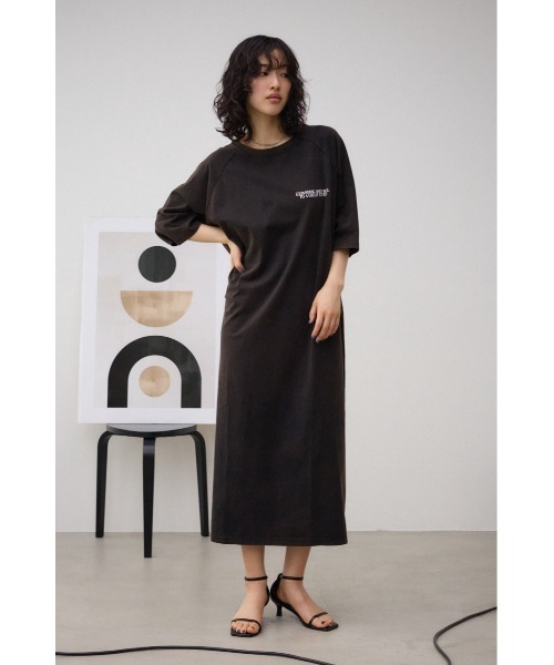 AZUL by moussy(アズールバイマウジー)の「ラグランTシャツワンピース(ワンピース・レディース・ホワイト/ブラック・FREE)」の17枚目の写真