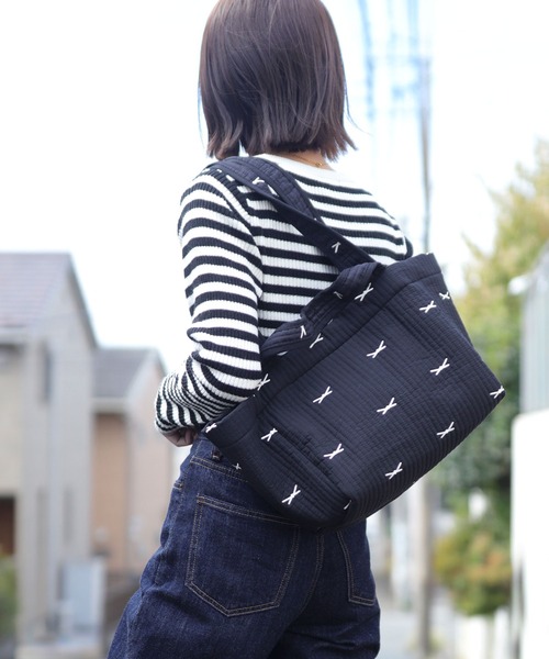 florist（フローリスト）の「【2size展開】2WAY ミニリボンヌビトートバッグ/マザーズバッグ（トートバッグ・レディース・ブラック系1/ホワイト系1/ホワイト系2/ブラック系2・L/M）」の16枚目の写真